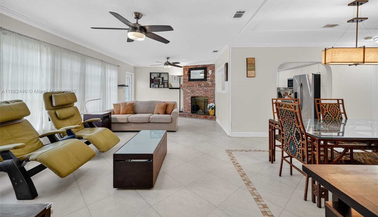 Small Image of 5240 REDWOOD CT, Plantation Number 14