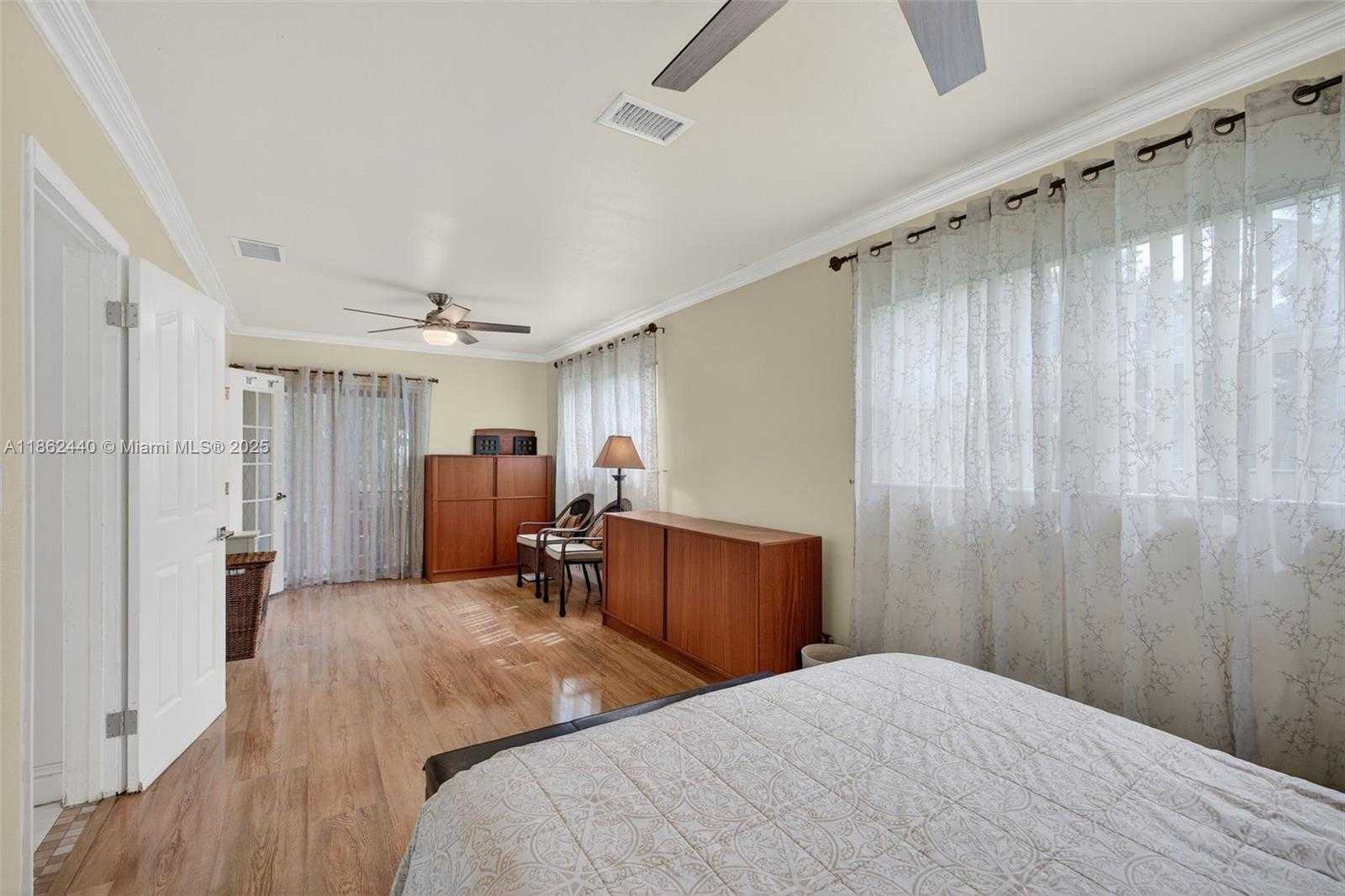 Small Image of 5240 REDWOOD CT, Plantation Number 20