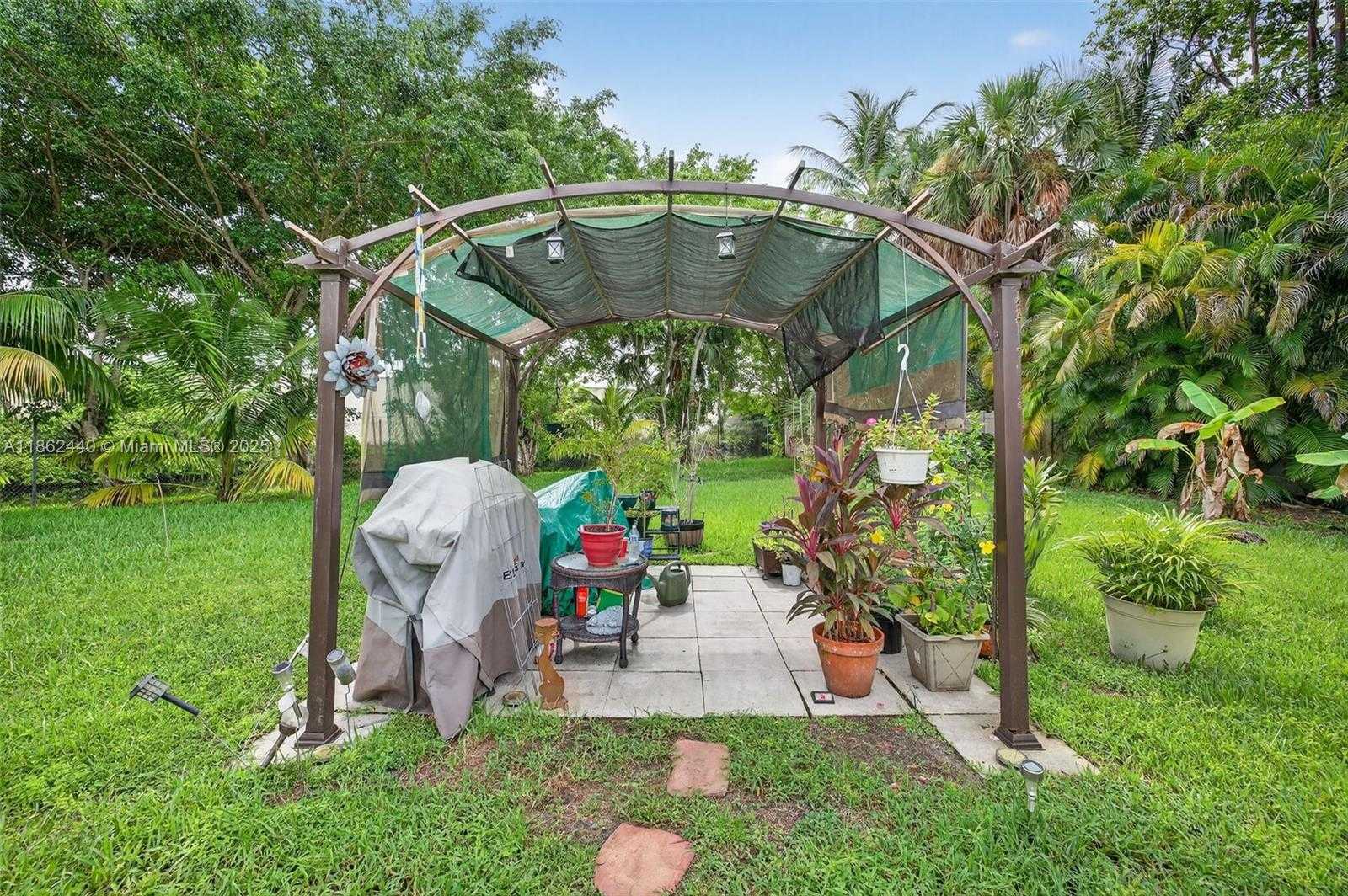 Small Image of 5240 REDWOOD CT, Plantation Number 42