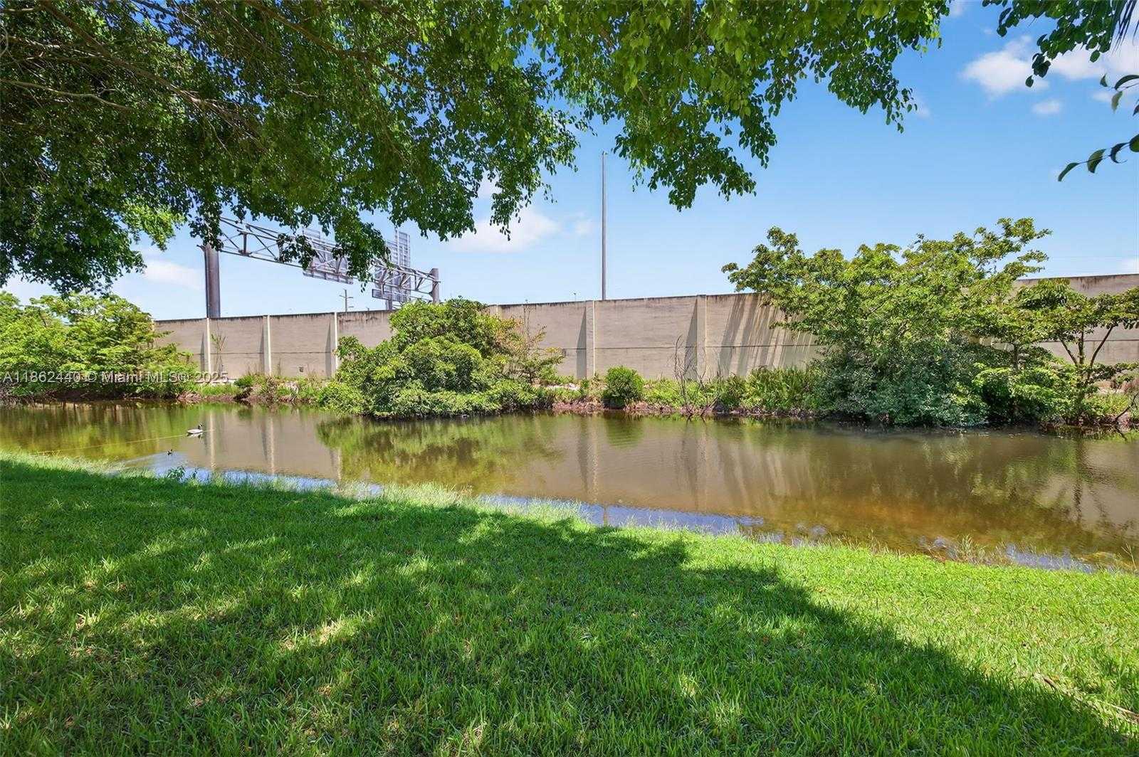 Small Image of 5240 REDWOOD CT, Plantation Number 45