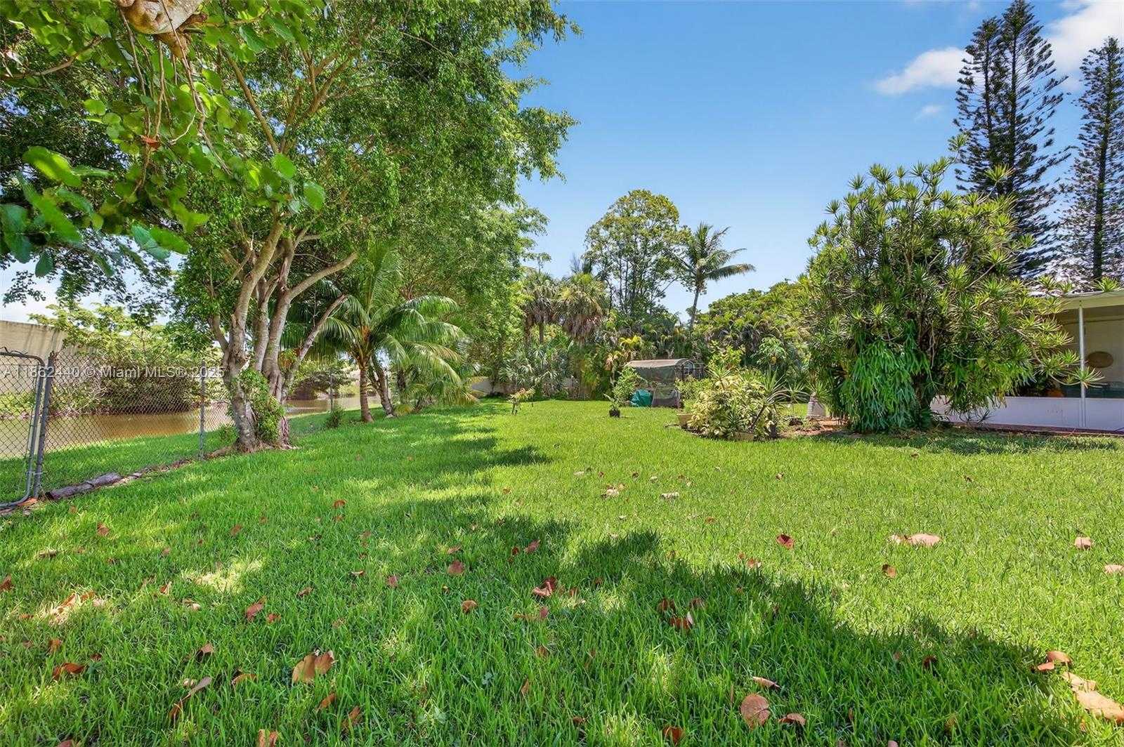 Small Image of 5240 REDWOOD CT, Plantation Number 56