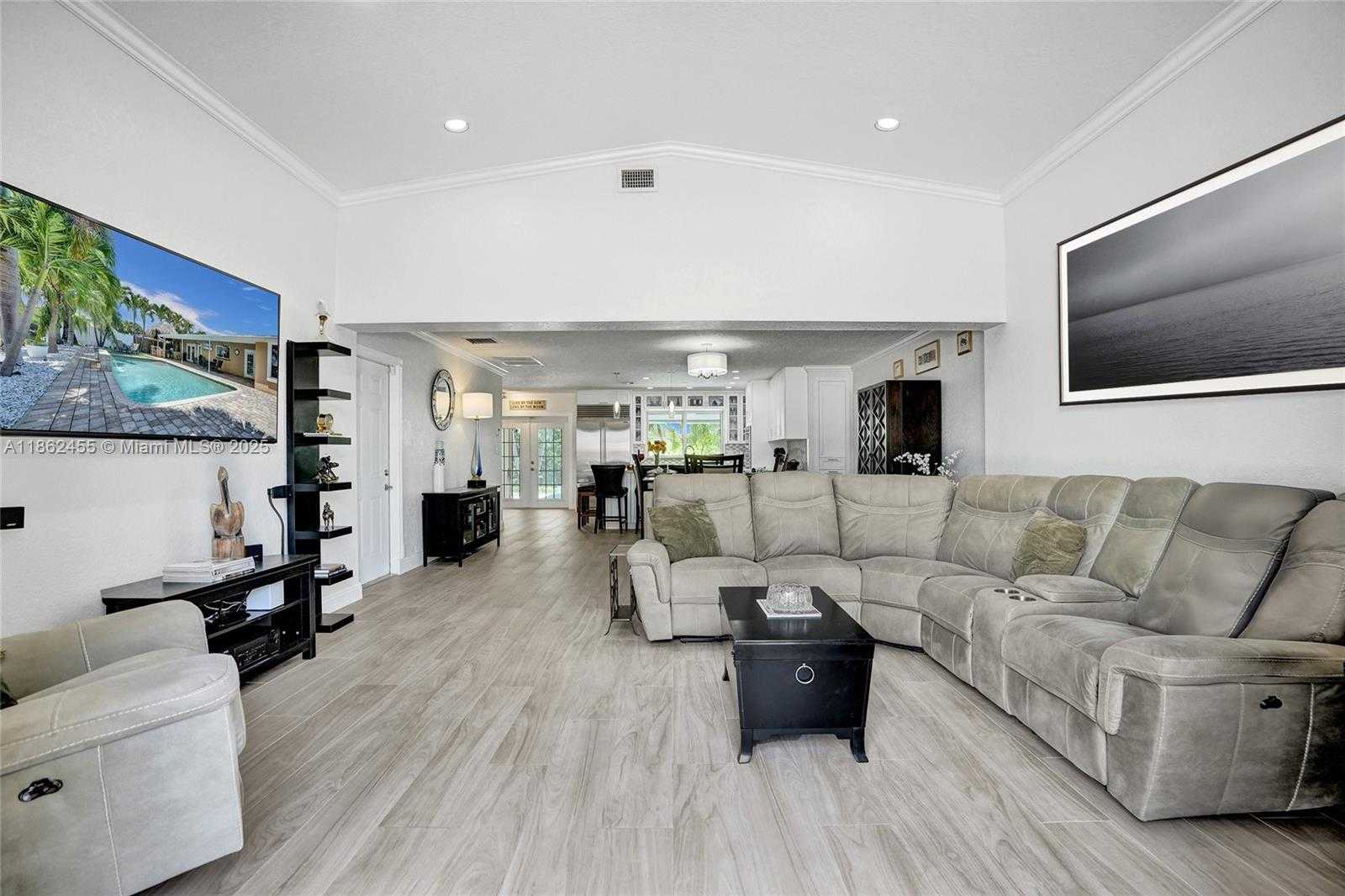 Small Image of 948 SOUTH EAST 10TH CT, Pompano Beach Number 10