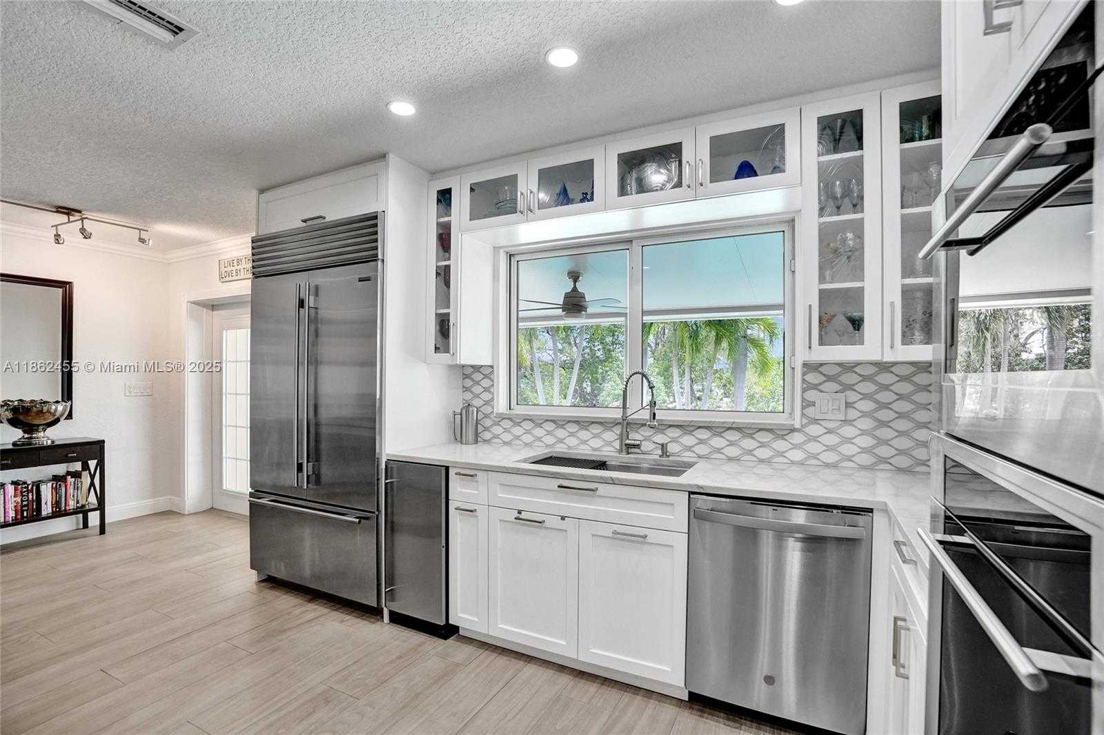 Small Image of 948 SOUTH EAST 10TH CT, Pompano Beach Number 5