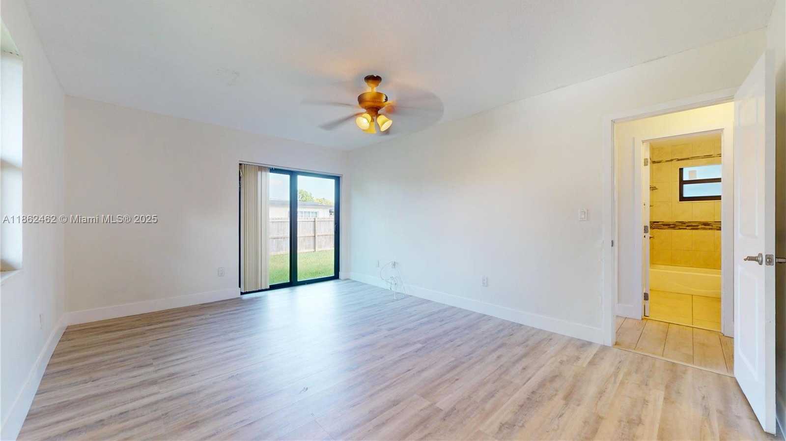 Small Image of 15840 SOUTH WEST 105TH CT, Miami Number 13