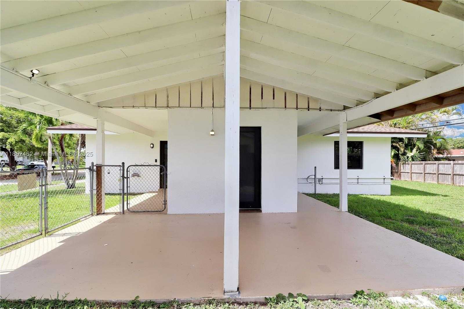 Small Image of 15840 SOUTH WEST 105TH CT, Miami Number 19