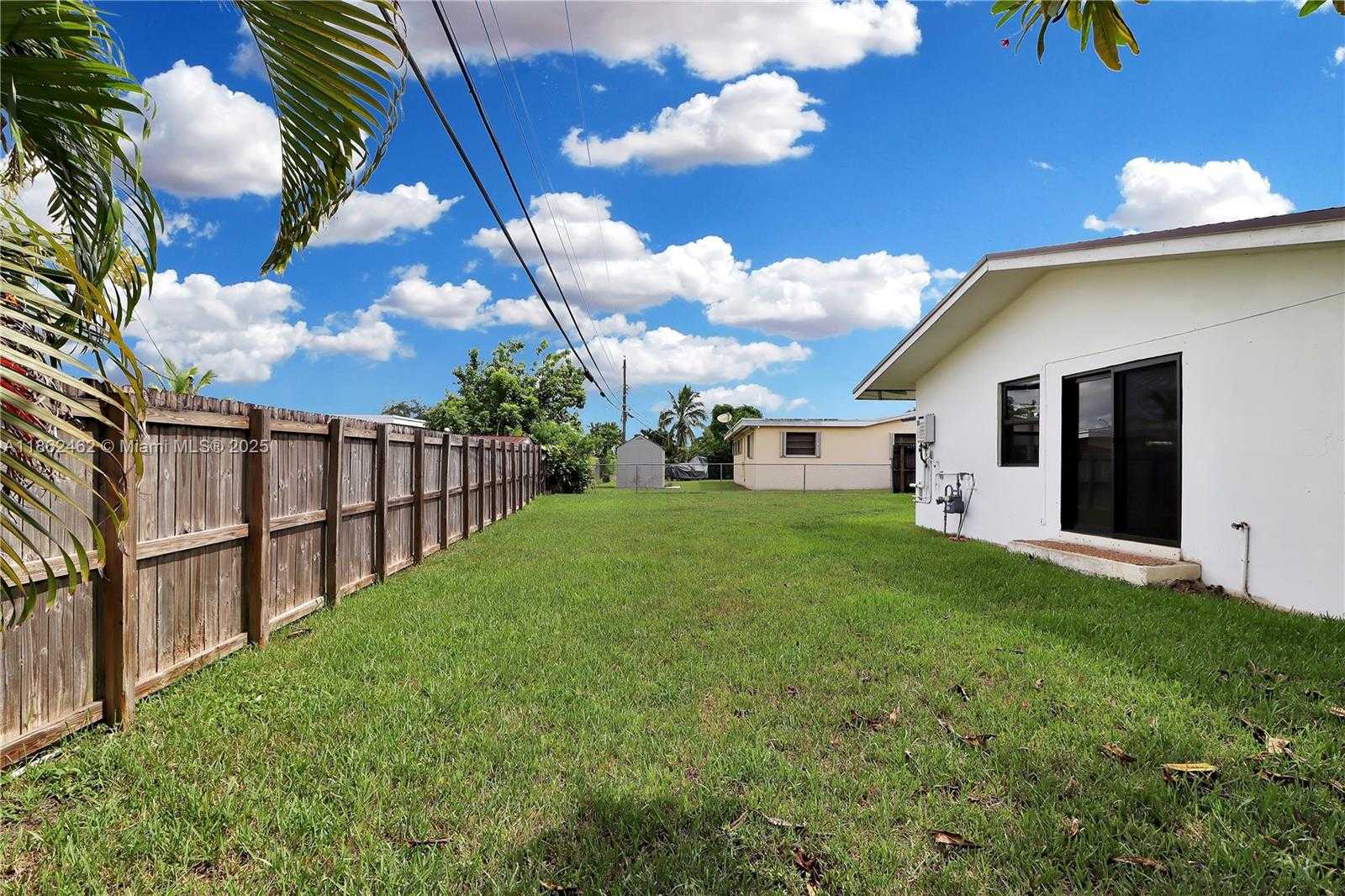 Small Image of 15840 SOUTH WEST 105TH CT, Miami Number 22