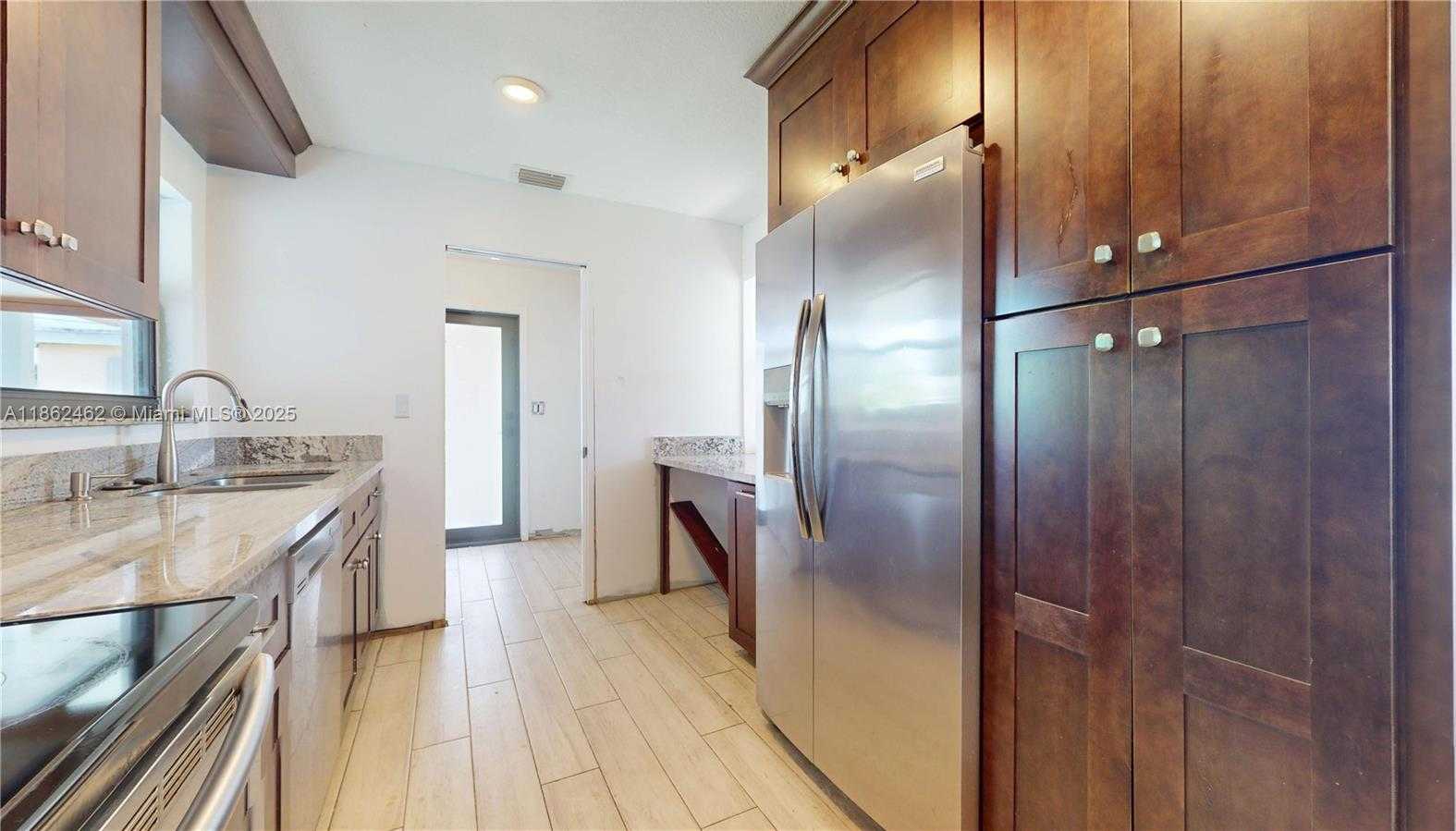 Small Image of 15840 SOUTH WEST 105TH CT, Miami Number 8