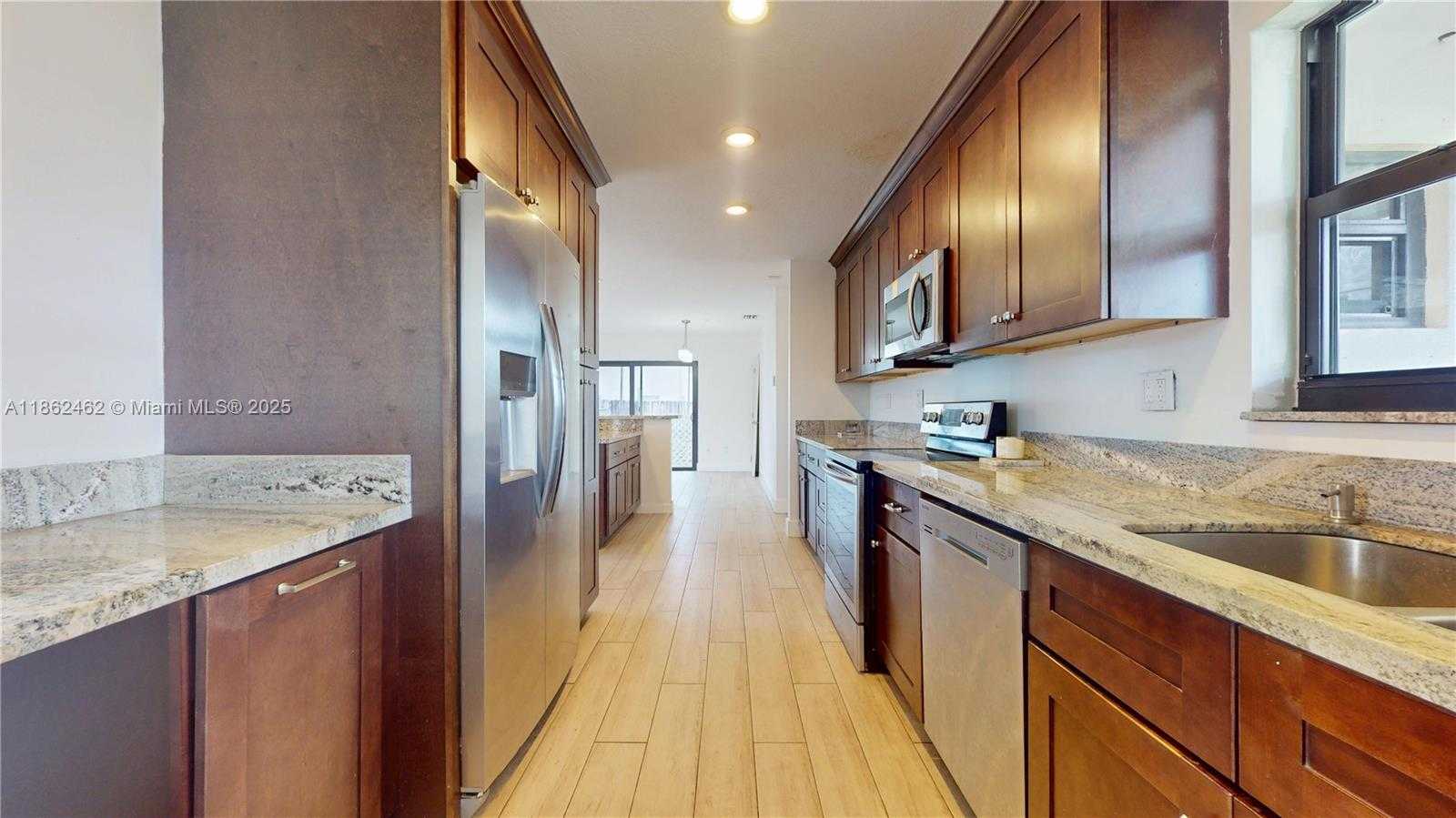 Small Image of 15840 SOUTH WEST 105TH CT, Miami Number 9