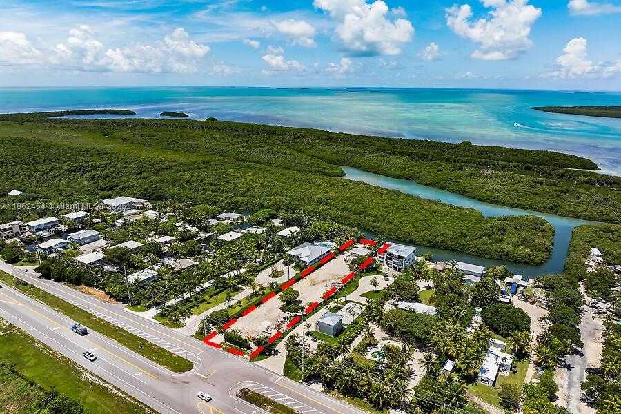 Small Image of 77340 OVERSEAS HWY, Islamorada Number 2