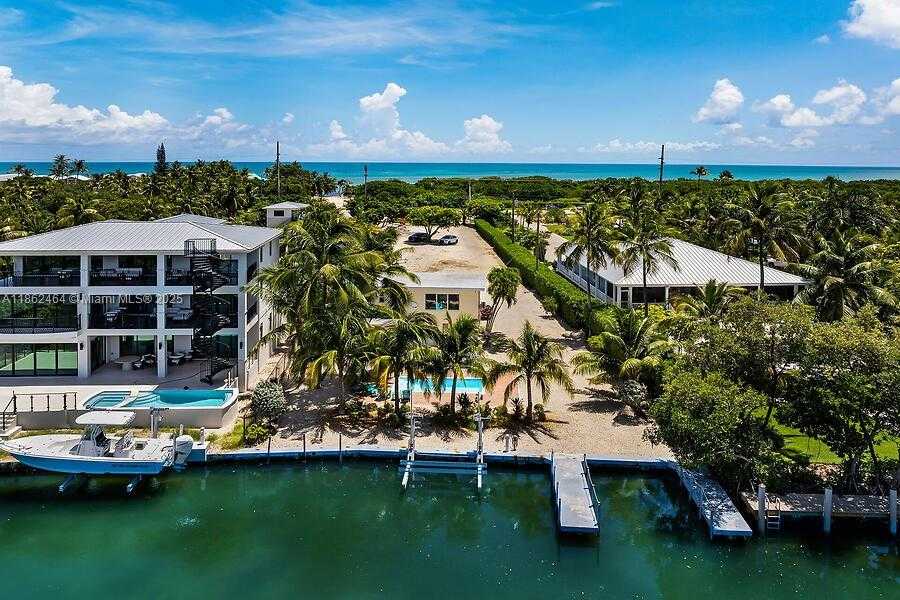 Small Image of 77340 OVERSEAS HWY, Islamorada Number 26