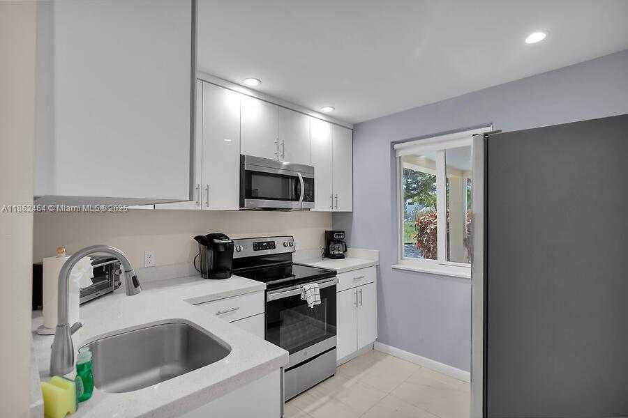 Small Image of 77340 OVERSEAS HWY, Islamorada Number 30