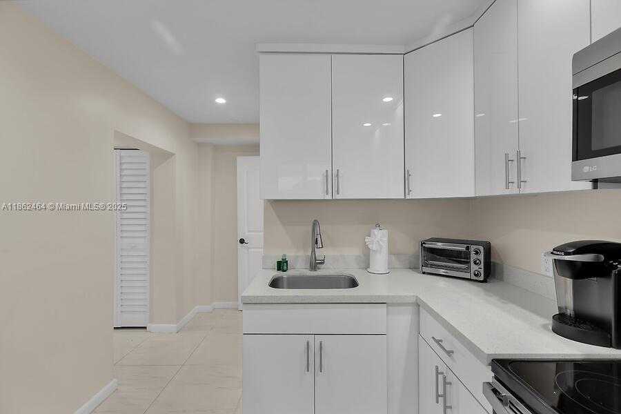 Small Image of 77340 OVERSEAS HWY, Islamorada Number 32