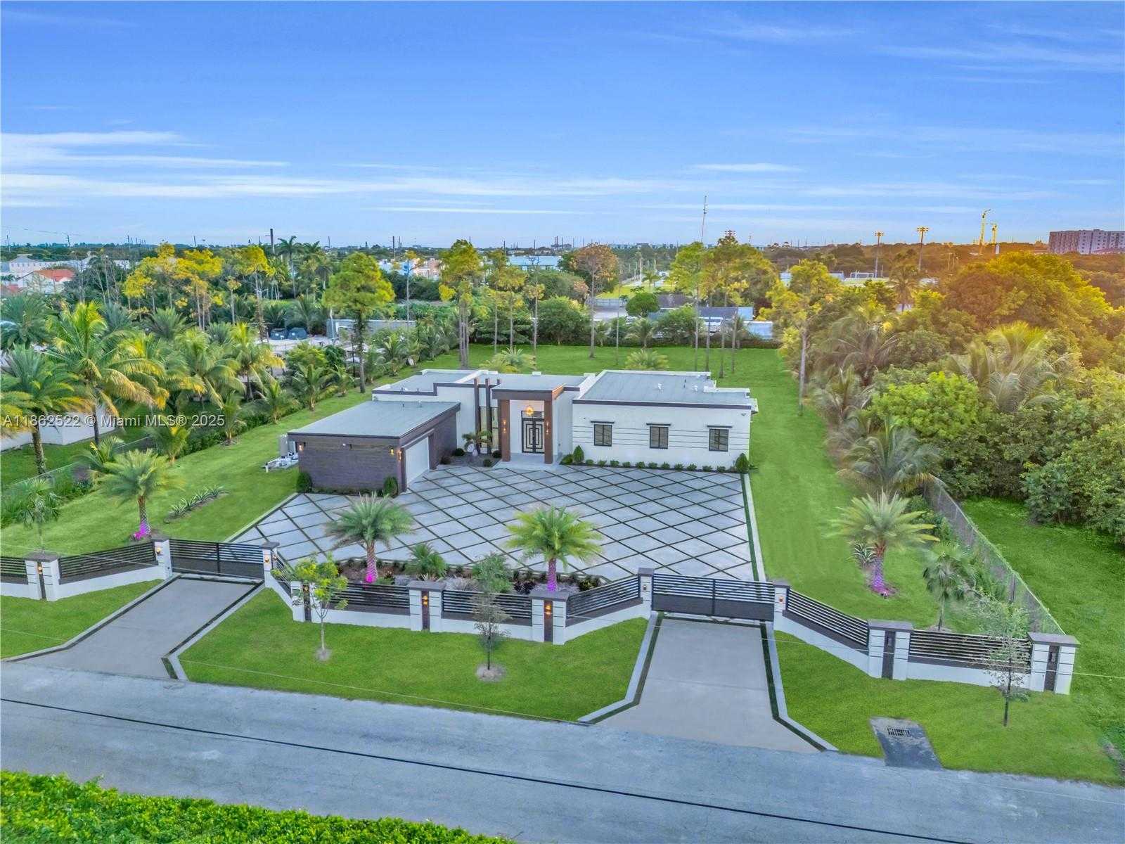 Small Image of 24650 SOUTH WEST 123RD AVE, Homestead Number 3