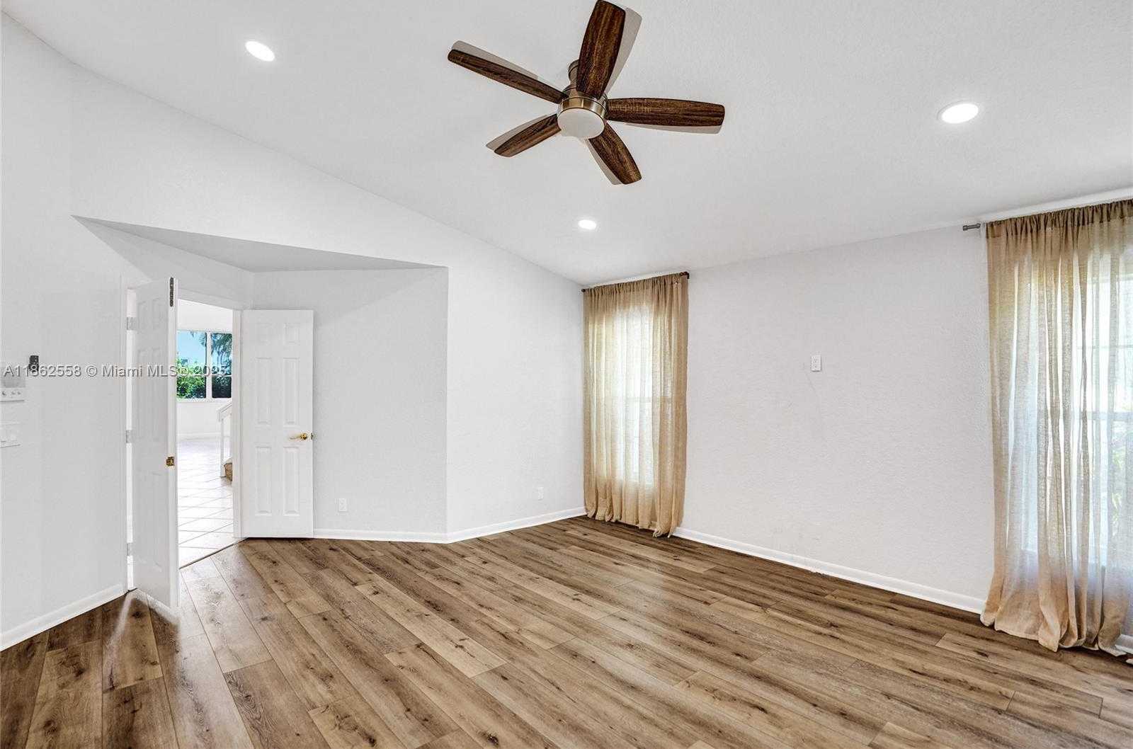 Small Image of 6450 BRAVA WAY, Boca Raton Number 28