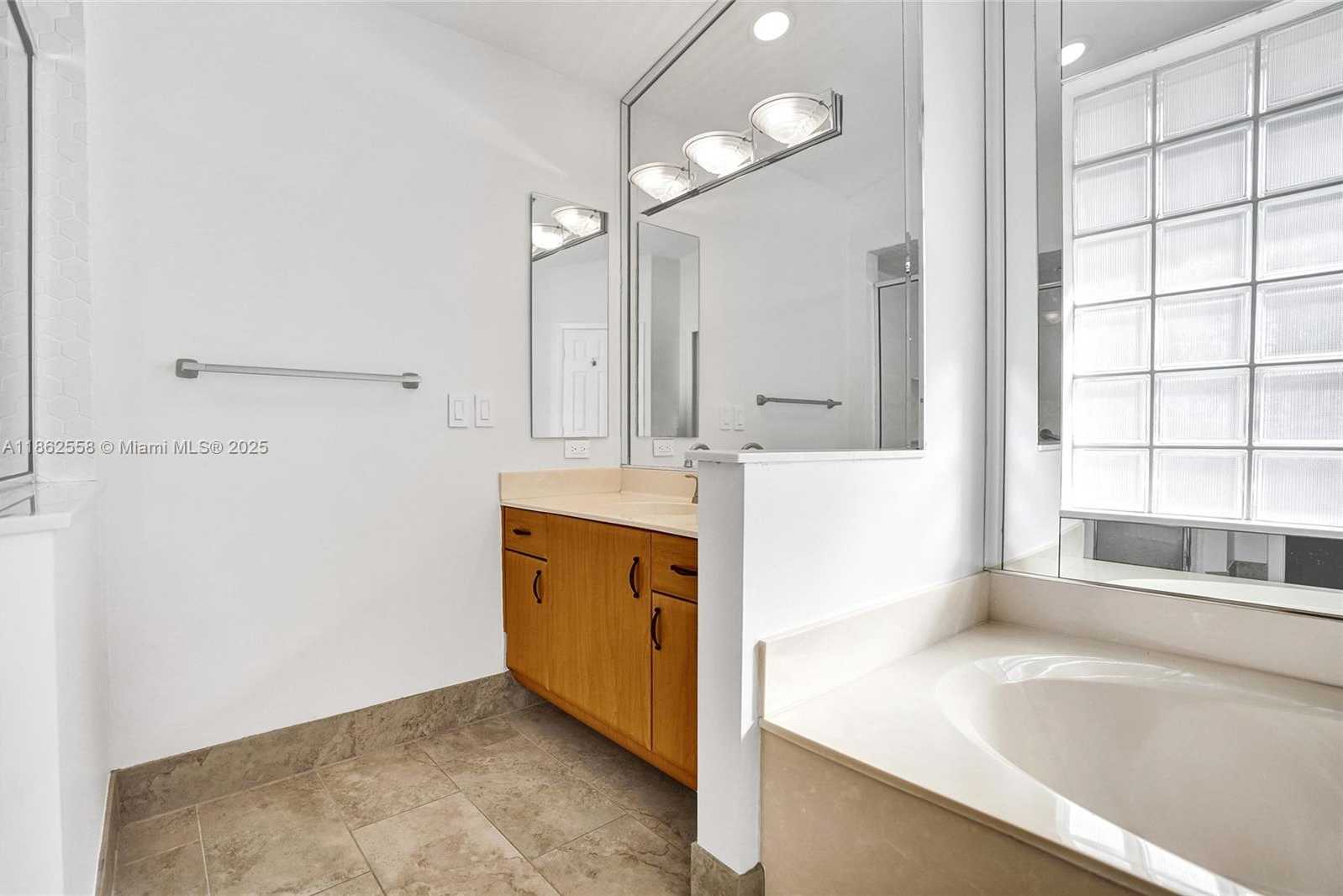 Small Image of 6450 BRAVA WAY, Boca Raton Number 33