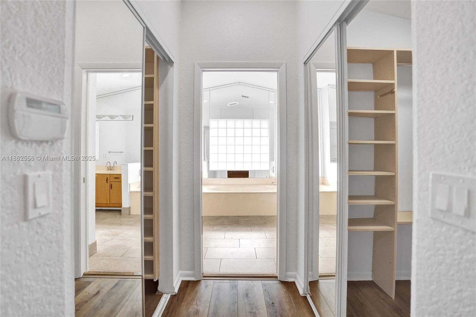 Small Image of 6450 BRAVA WAY, Boca Raton Number 37