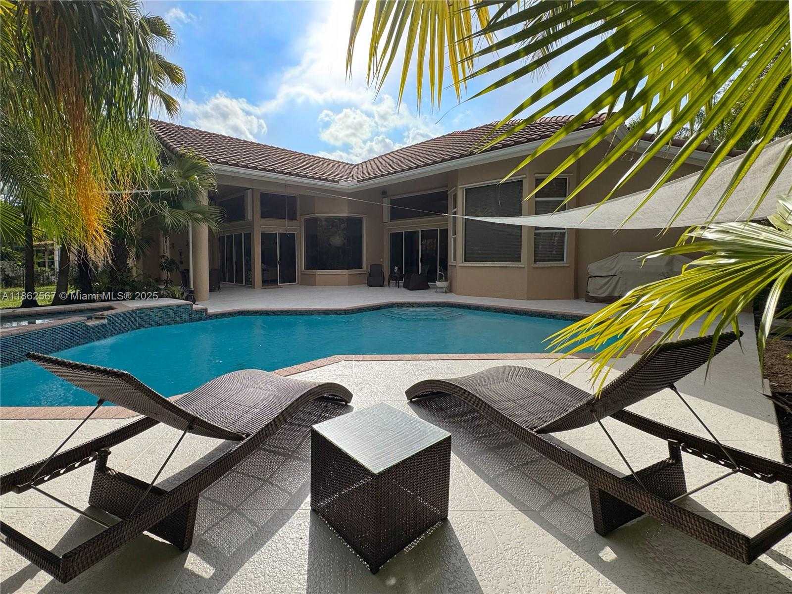 Small Image of 375 SABAL WAY, Weston Number 2