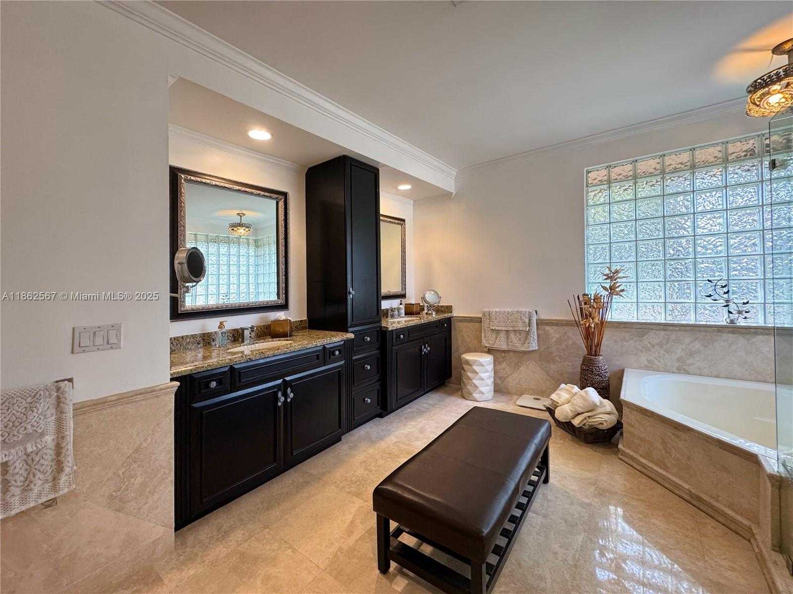 Small Image of 375 SABAL WAY, Weston Number 44