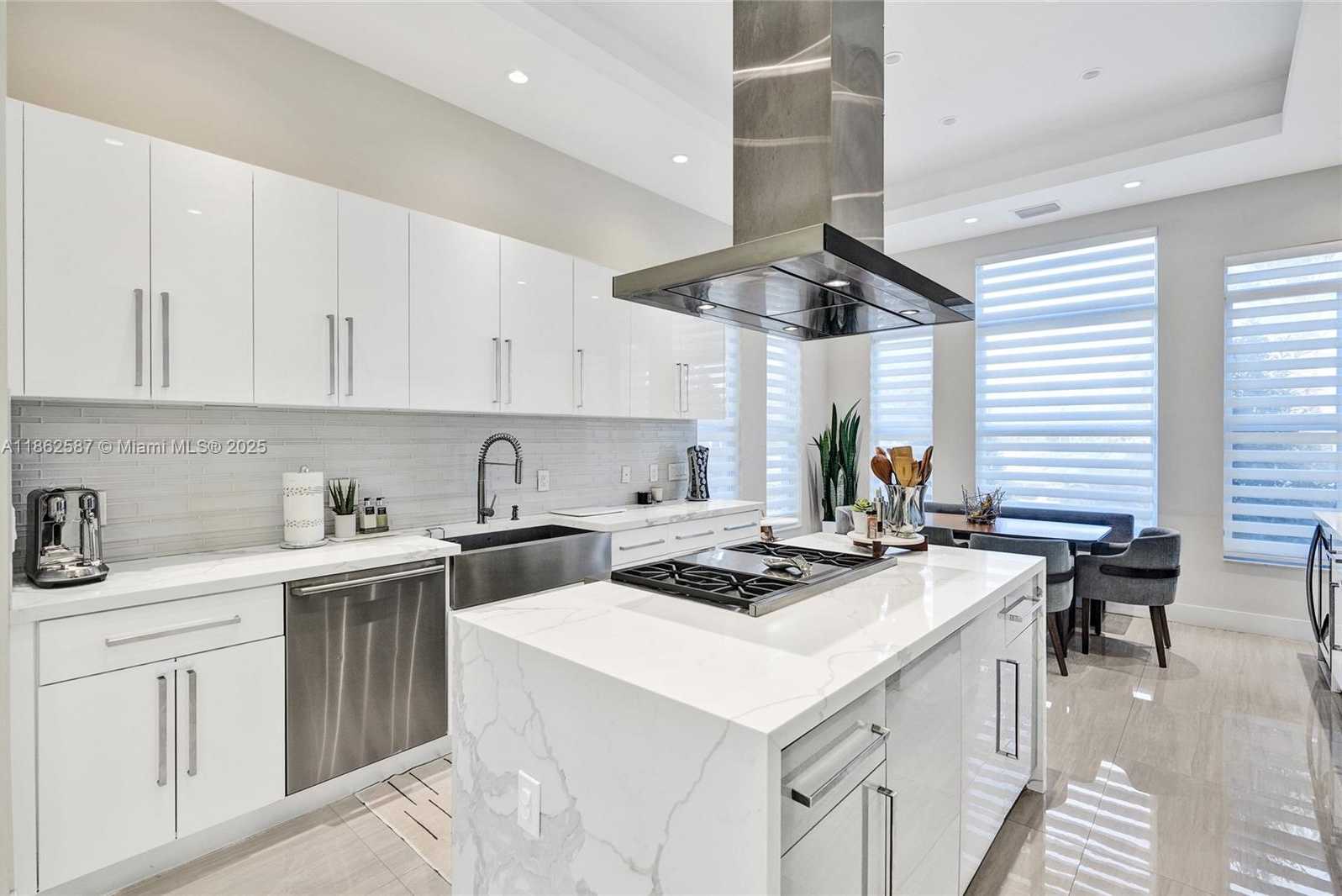 Small Image of 411 NORTH WEST 125TH AVE, Miami Number 11