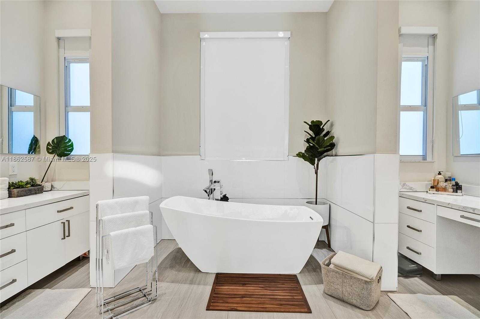 Small Image of 411 NORTH WEST 125TH AVE, Miami Number 15
