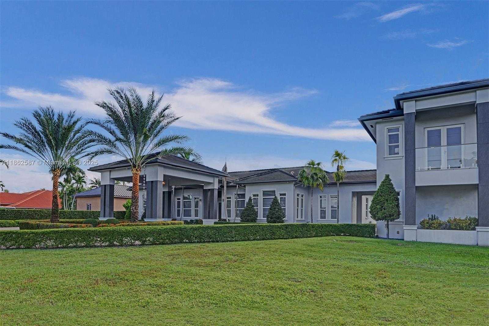 Small Image of 411 NORTH WEST 125TH AVE, Miami Number 2