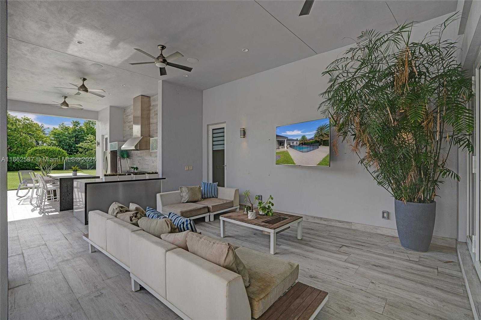 Small Image of 411 NORTH WEST 125TH AVE, Miami Number 24