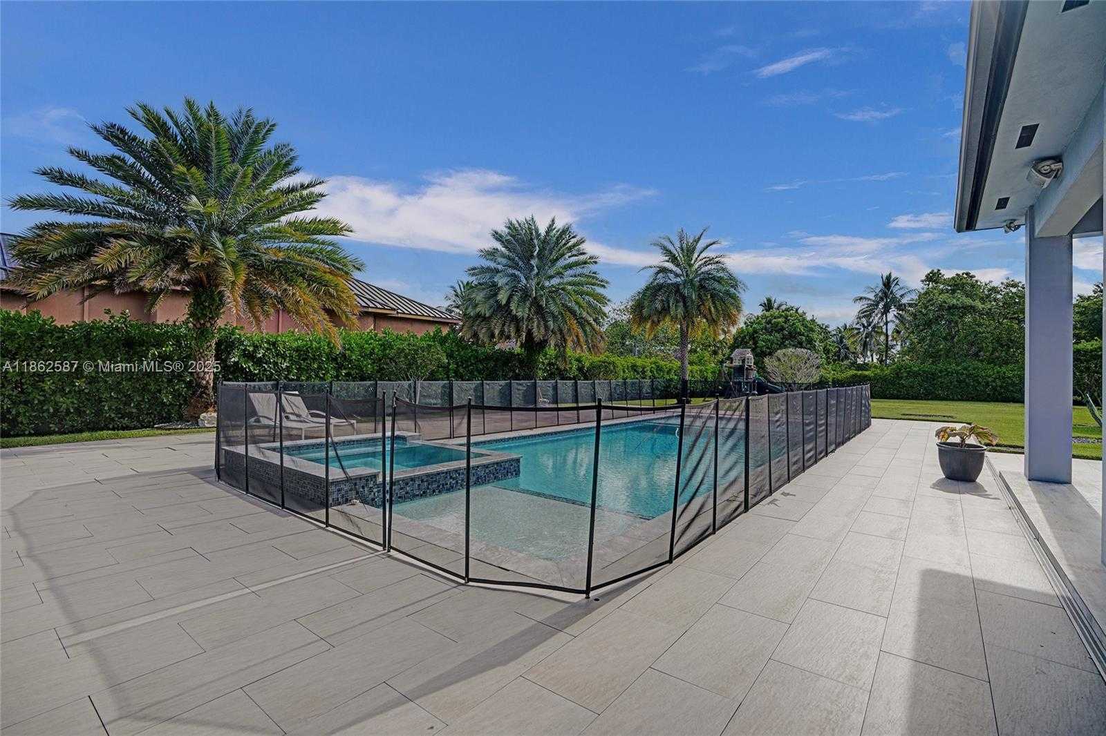Small Image of 411 NORTH WEST 125TH AVE, Miami Number 27