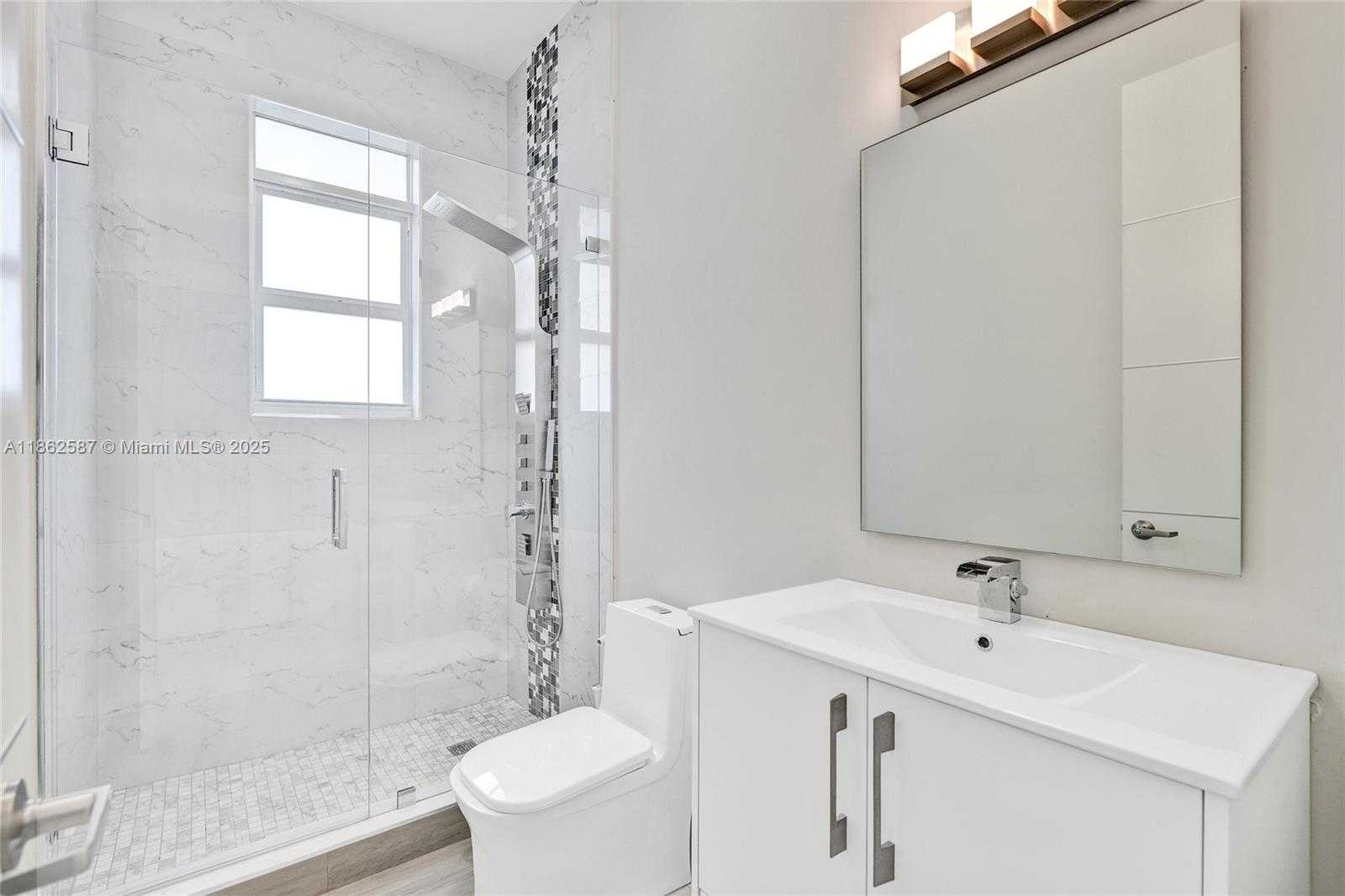 Small Image of 411 NORTH WEST 125TH AVE, Miami Number 31