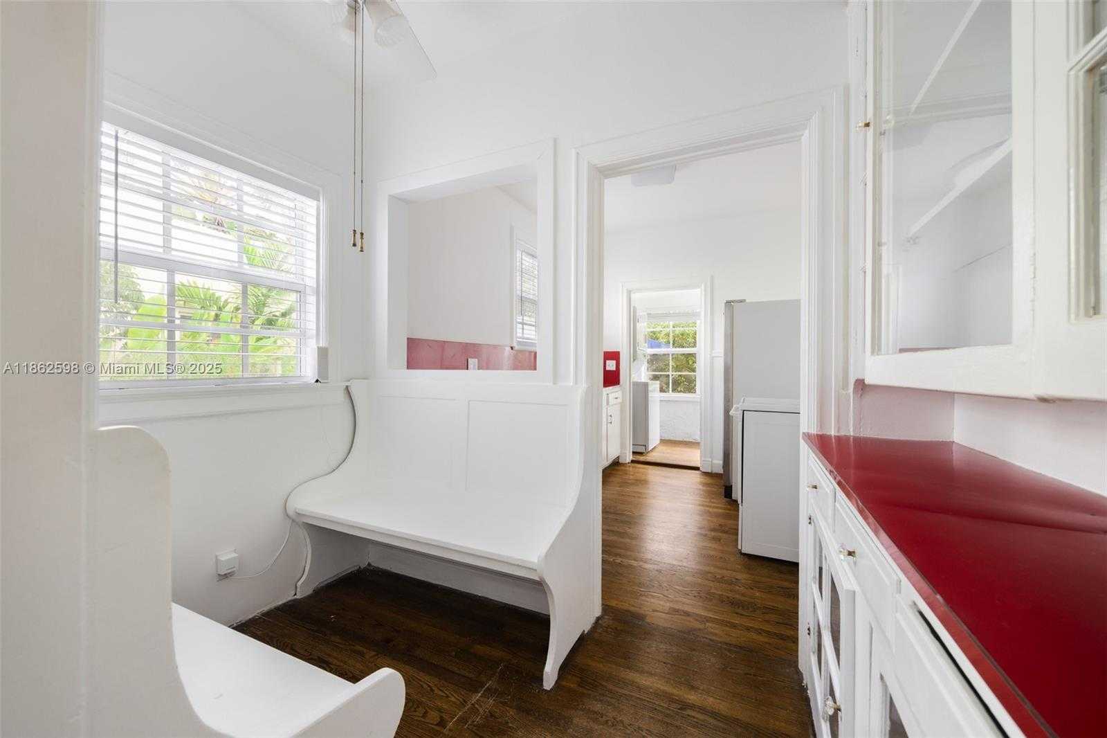 Small Image of 231 VISCAYA AVE, Coral Gables Number 13
