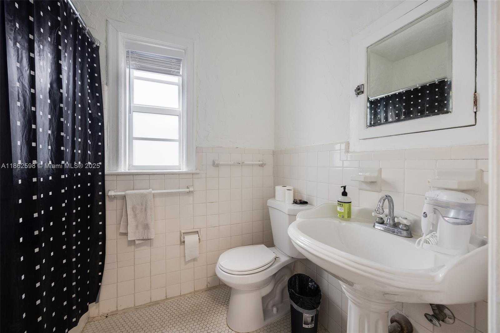 Small Image of 231 VISCAYA AVE, Coral Gables Number 17