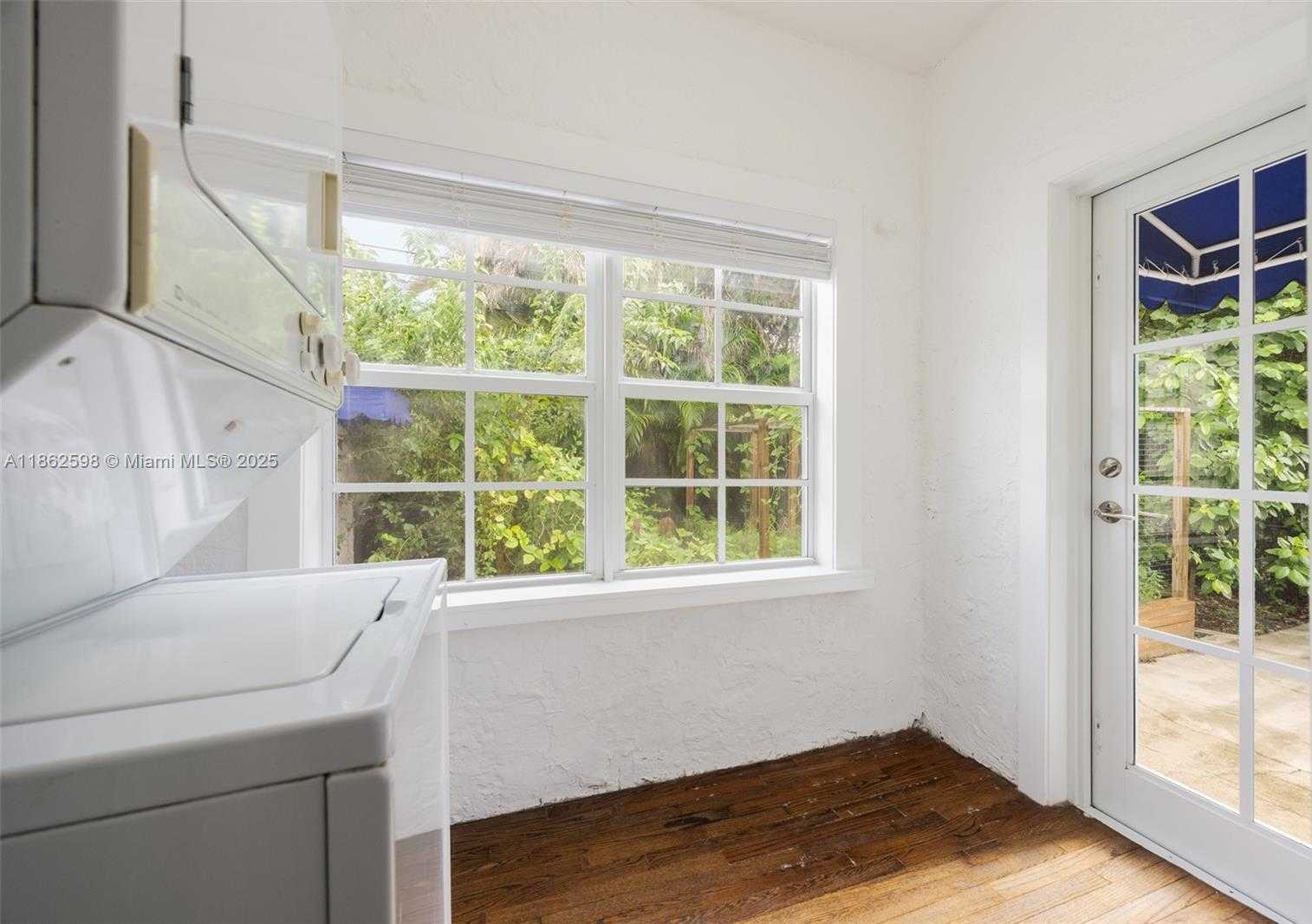 Small Image of 231 VISCAYA AVE, Coral Gables Number 19