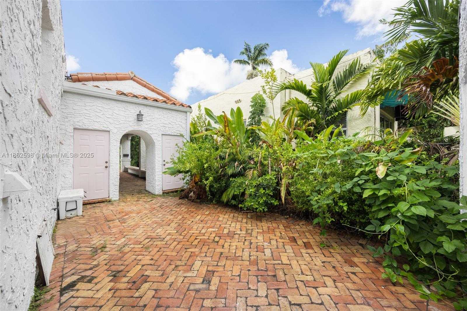 Small Image of 231 VISCAYA AVE, Coral Gables Number 21