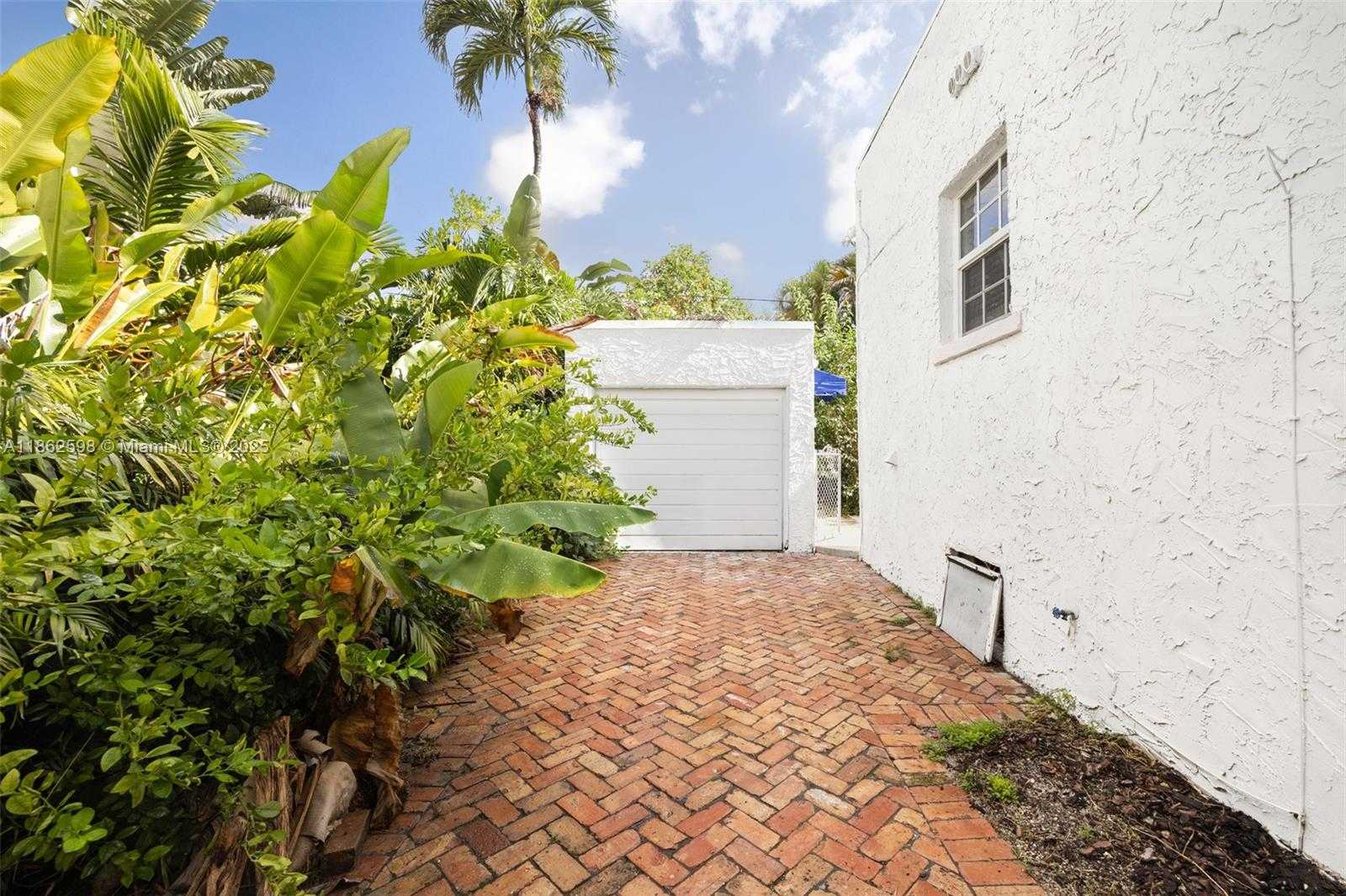 Small Image of 231 VISCAYA AVE, Coral Gables Number 24