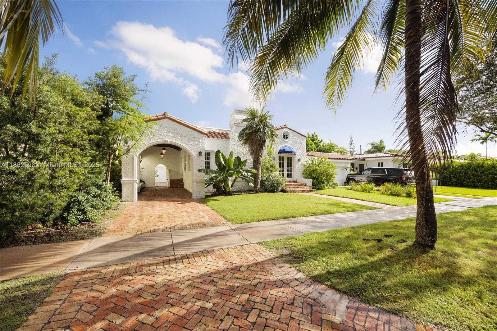 Small Image of 231 VISCAYA AVE, Coral Gables Number 25