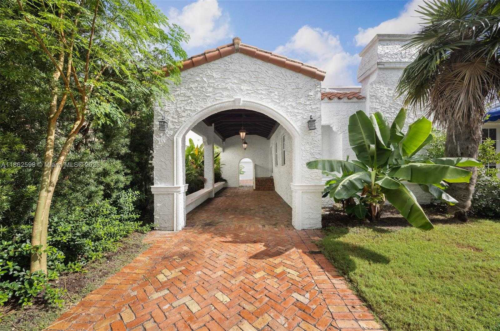 Small Image of 231 VISCAYA AVE, Coral Gables Number 3