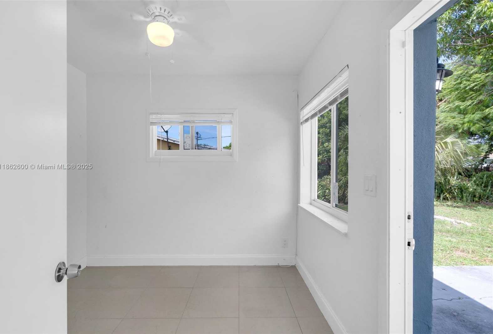 Small Image of 640 EAST MELROSE CIR, Fort Lauderdale Number 11