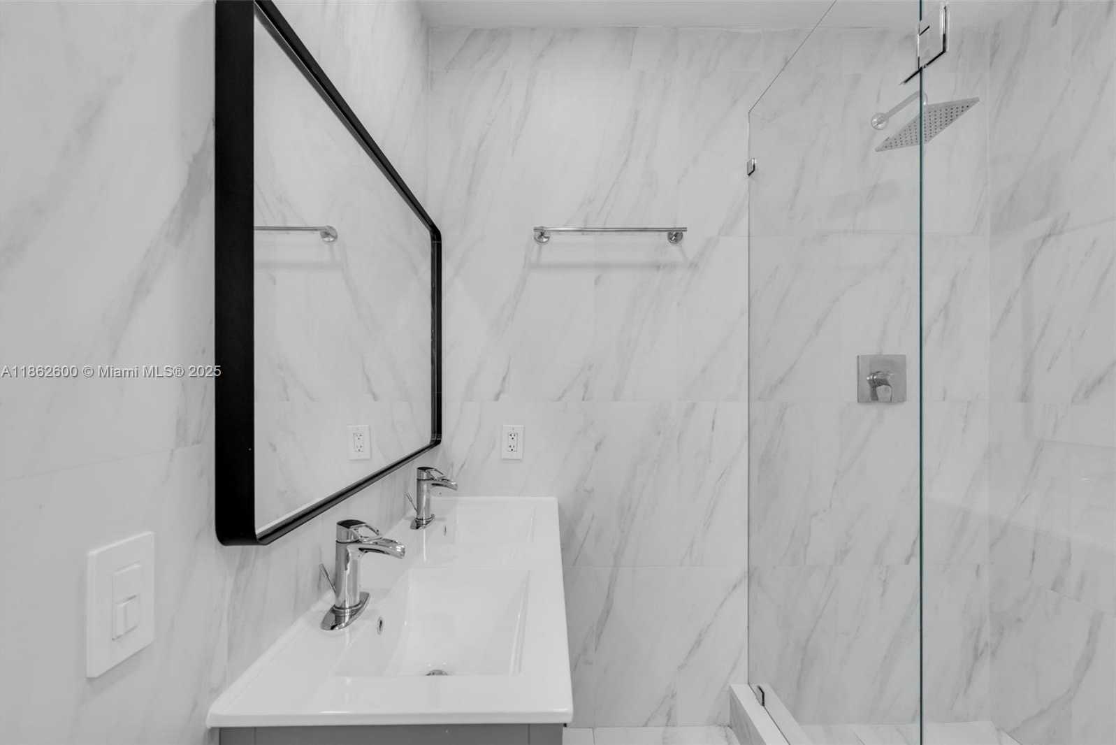 Small Image of 640 EAST MELROSE CIR, Fort Lauderdale Number 15