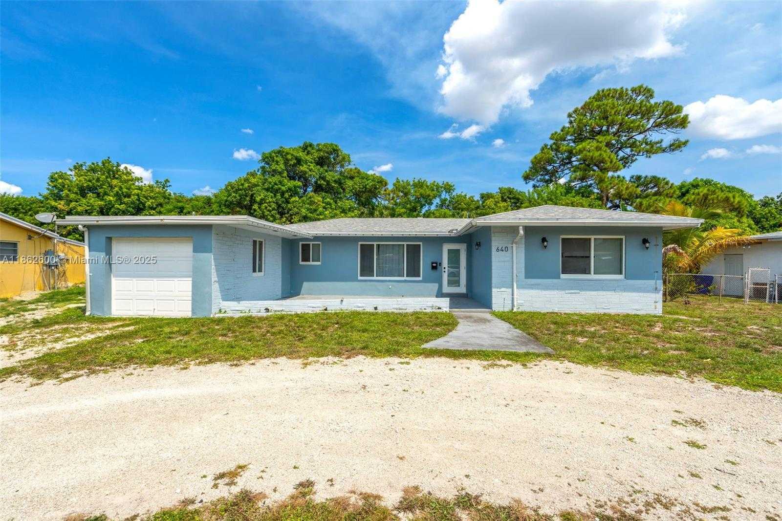 Small Image of 640 EAST MELROSE CIR, Fort Lauderdale Number 2
