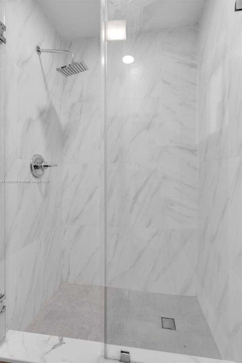 Small Image of 640 EAST MELROSE CIR, Fort Lauderdale Number 22
