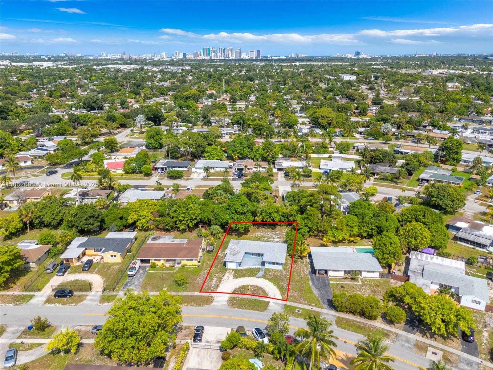 Small Image of 640 EAST MELROSE CIR, Fort Lauderdale Number 26