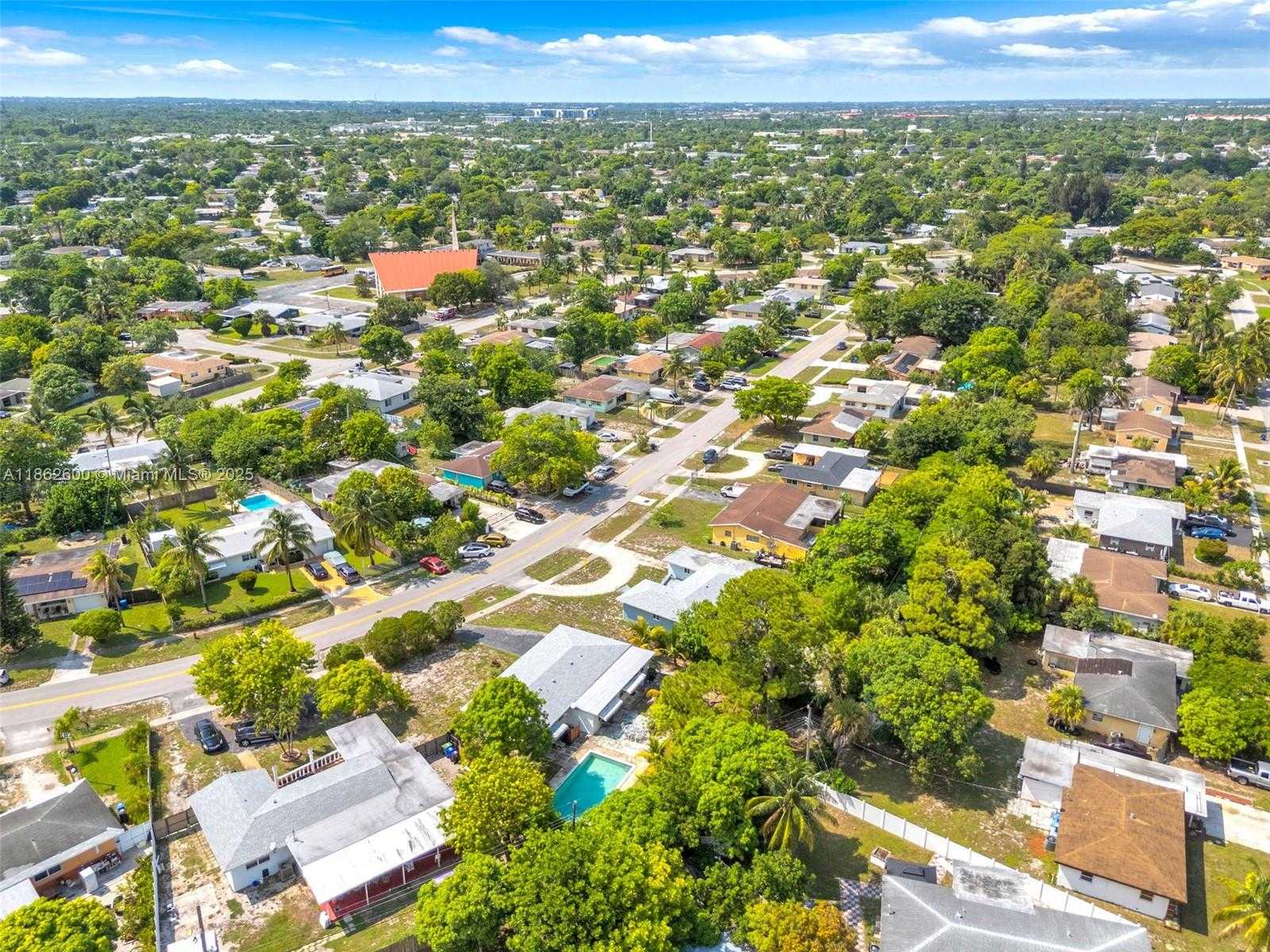 Small Image of 640 EAST MELROSE CIR, Fort Lauderdale Number 31