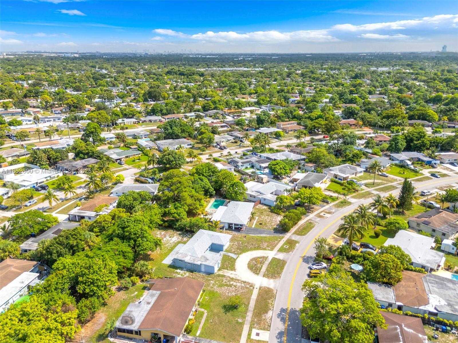 Small Image of 640 EAST MELROSE CIR, Fort Lauderdale Number 35