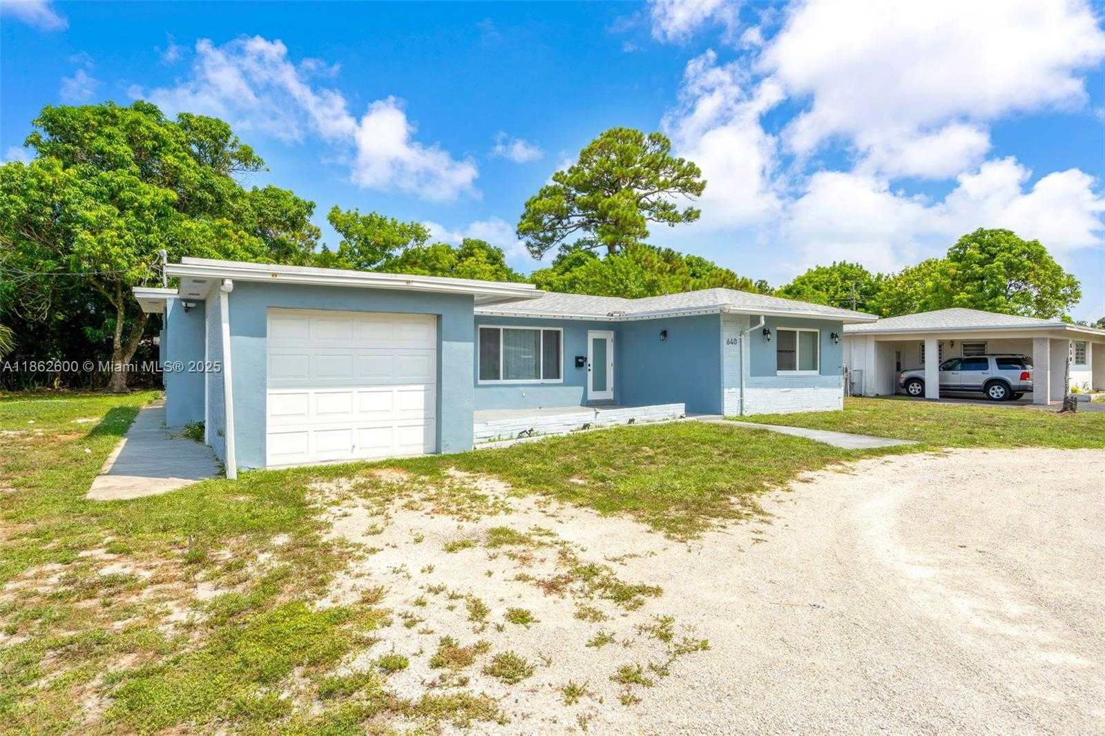 Small Image of 640 EAST MELROSE CIR, Fort Lauderdale Number 4