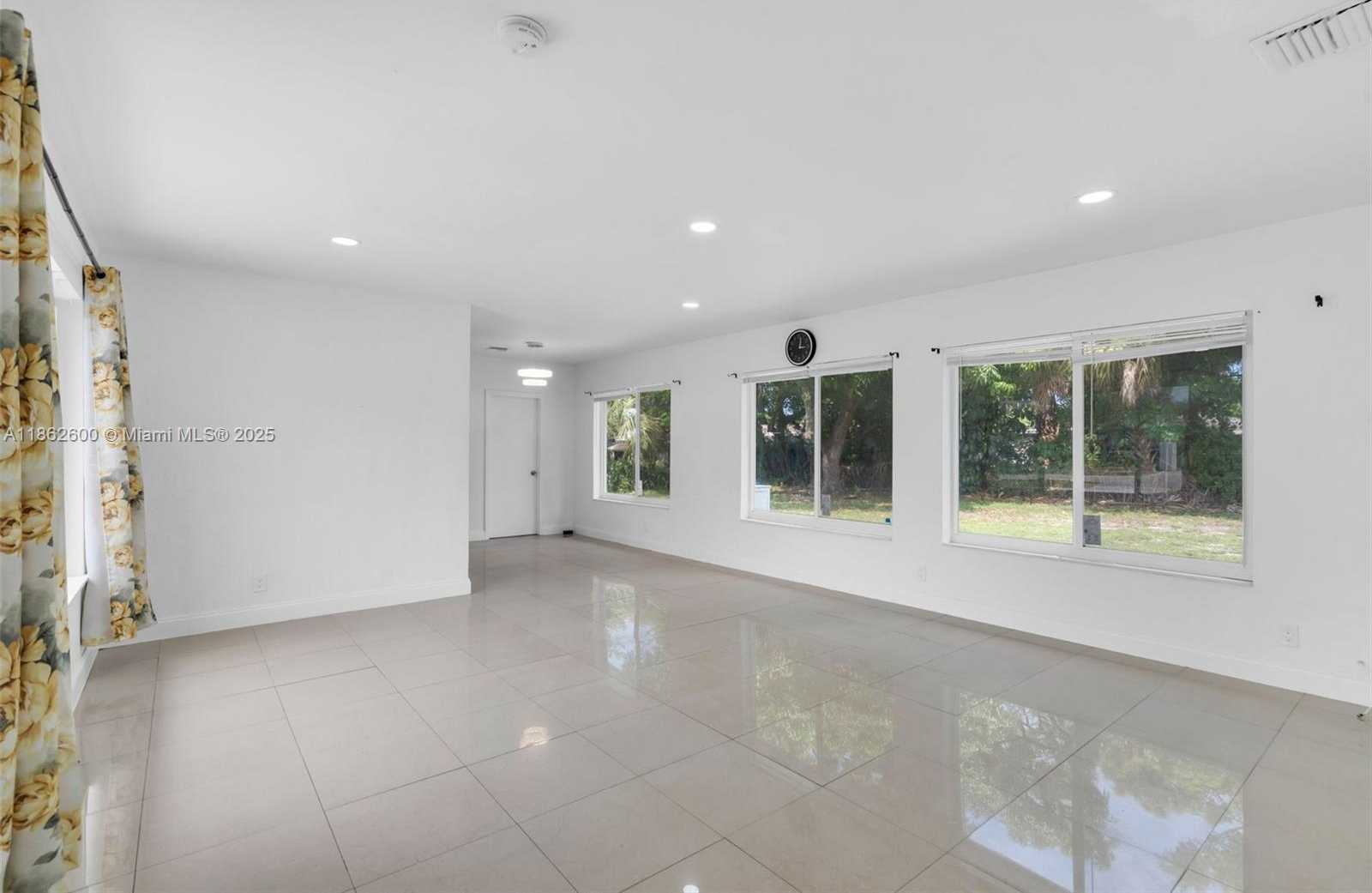 Small Image of 640 EAST MELROSE CIR, Fort Lauderdale Number 5