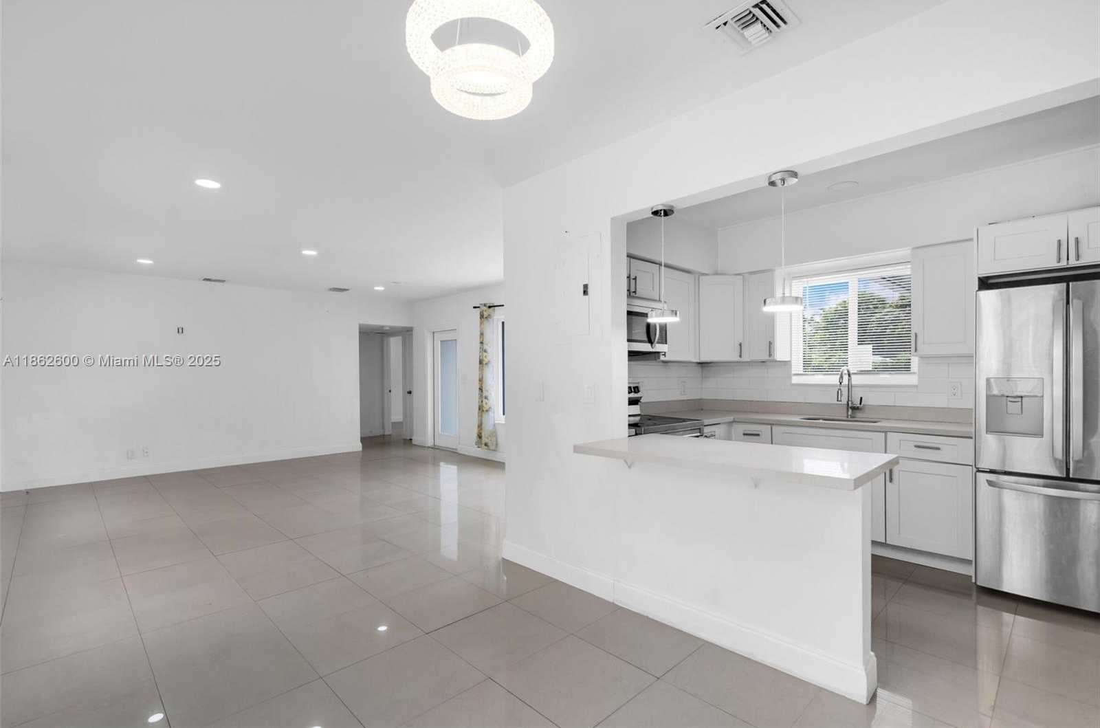 Small Image of 640 EAST MELROSE CIR, Fort Lauderdale Number 9