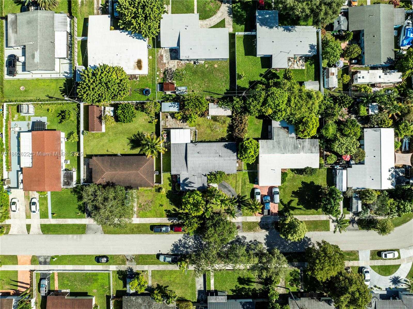 Small Image of 9241 MARINE DR, Cutler Bay Number 27