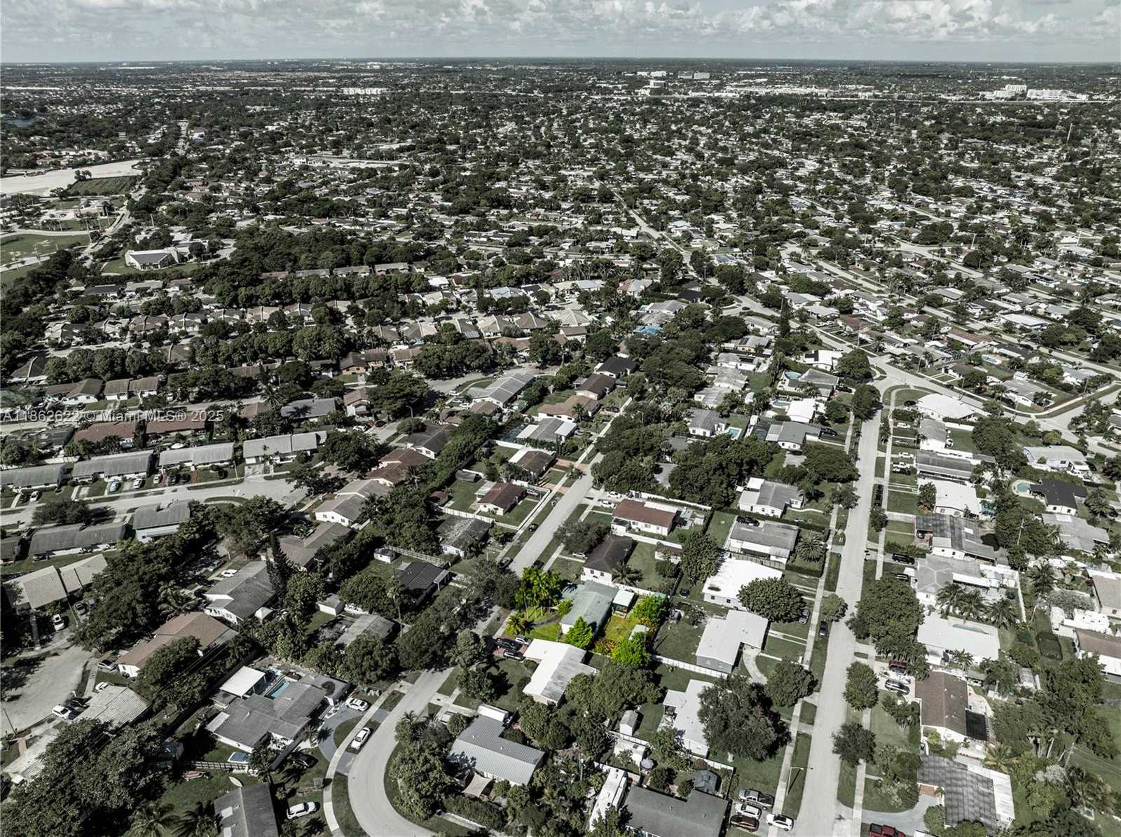 Small Image of 9241 MARINE DR, Cutler Bay Number 35