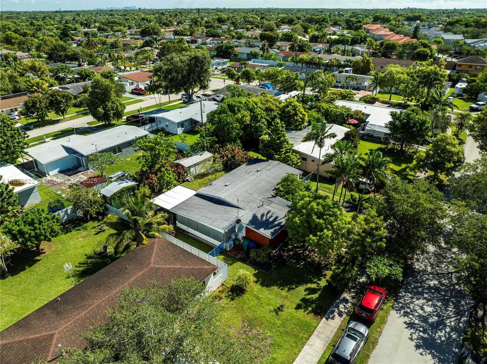 Small Image of 9241 MARINE DR, Cutler Bay Number 39