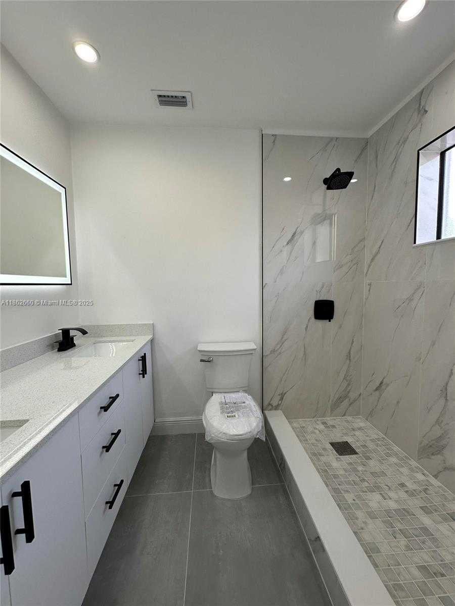 Small Image of 25031 SOUTH WEST 126TH CT, Homestead Number 11