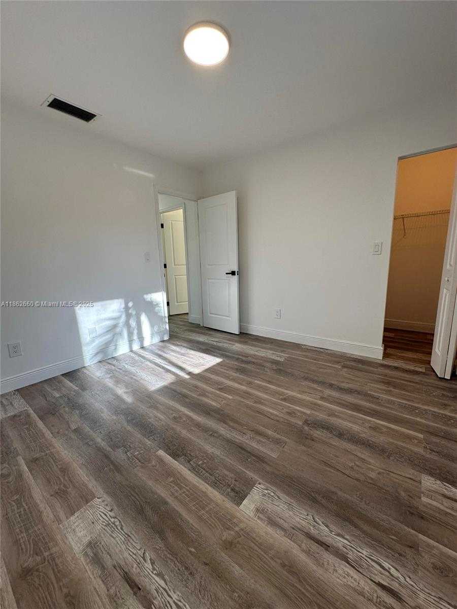 Small Image of 25031 SOUTH WEST 126TH CT, Homestead Number 13